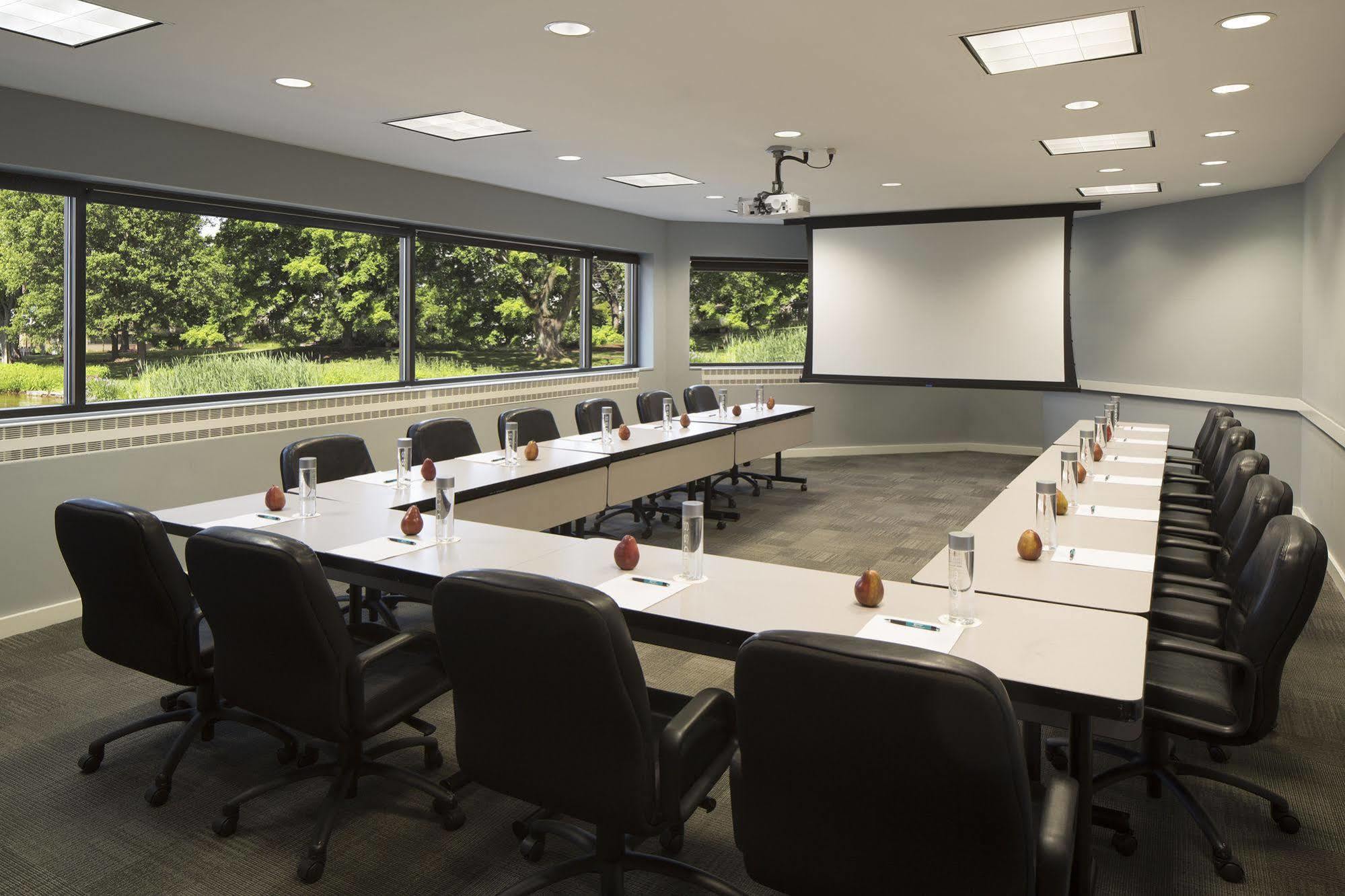 Chauncey Hotel & Conference Center Princeton Bagian luar foto